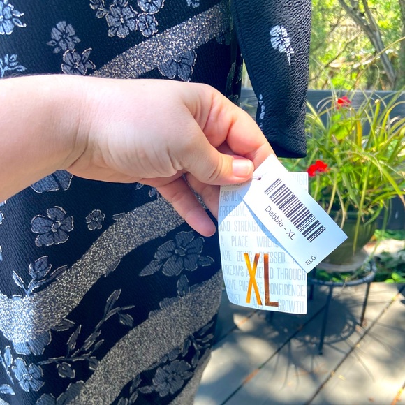 Elegant Lularoe Debbie Dress Size XL BNWT Black Silver - Picture 3 of 10